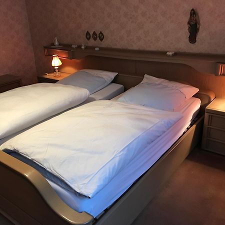 Gemuetliches Gaestehaus! Waldkraiburg Εξωτερικό φωτογραφία