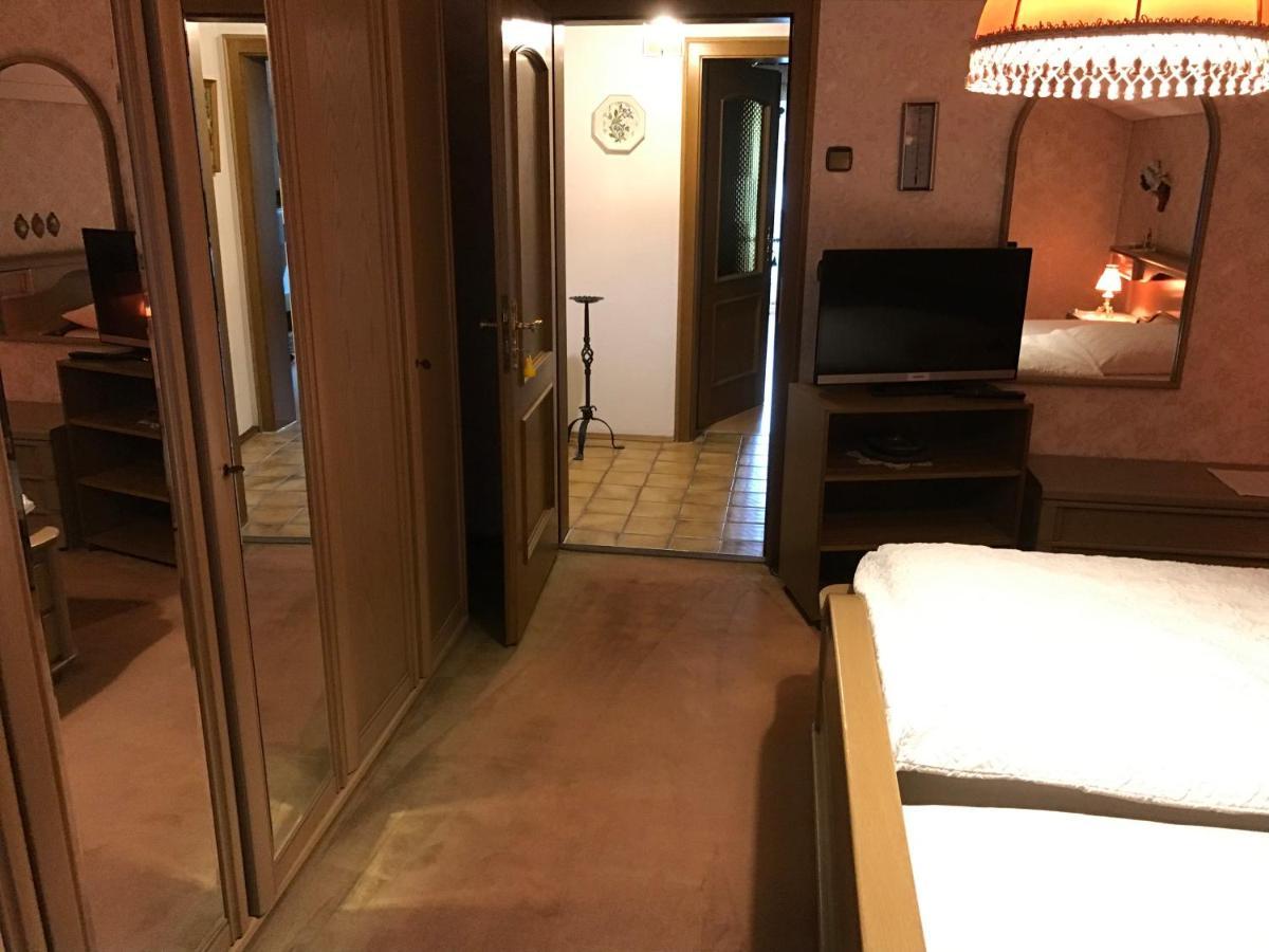 Gemuetliches Gaestehaus! Waldkraiburg Εξωτερικό φωτογραφία