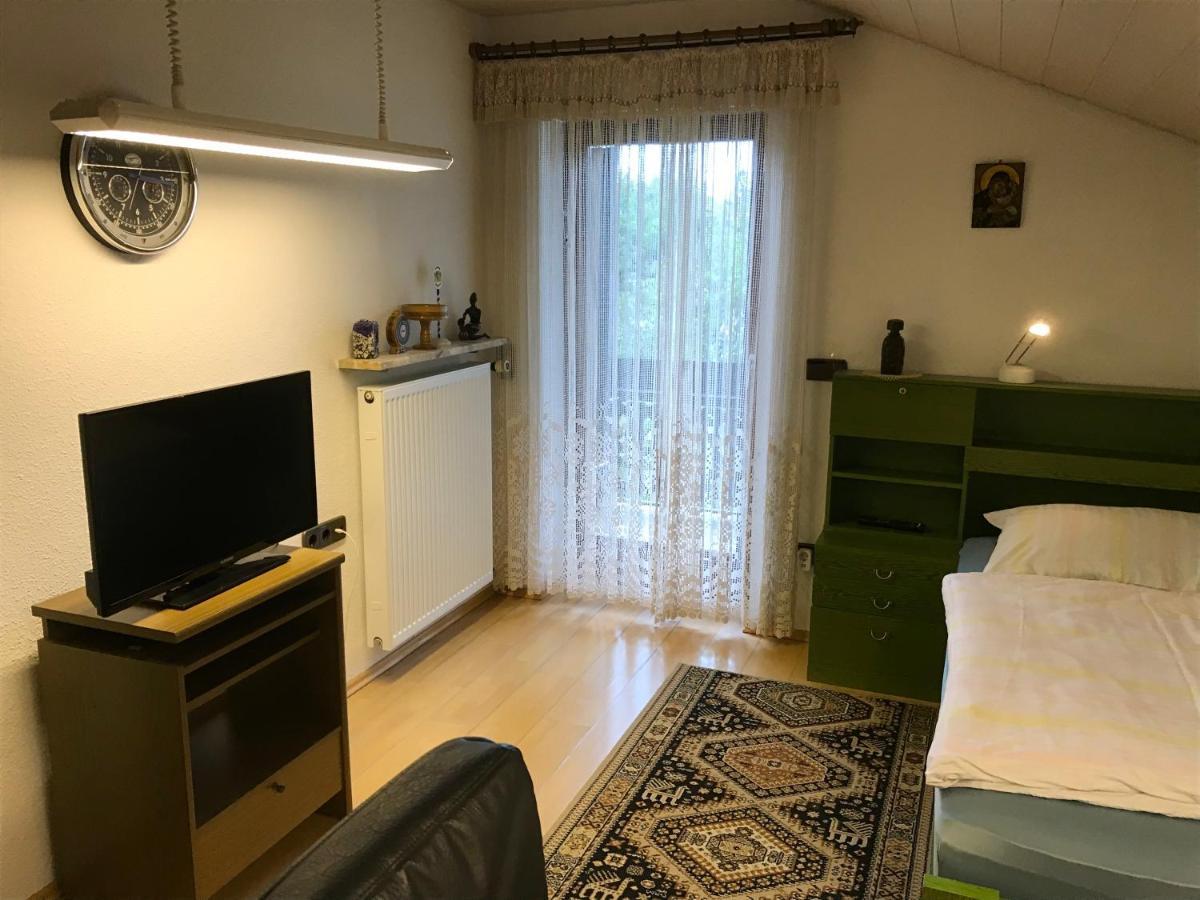 Gemuetliches Gaestehaus! Waldkraiburg Εξωτερικό φωτογραφία
