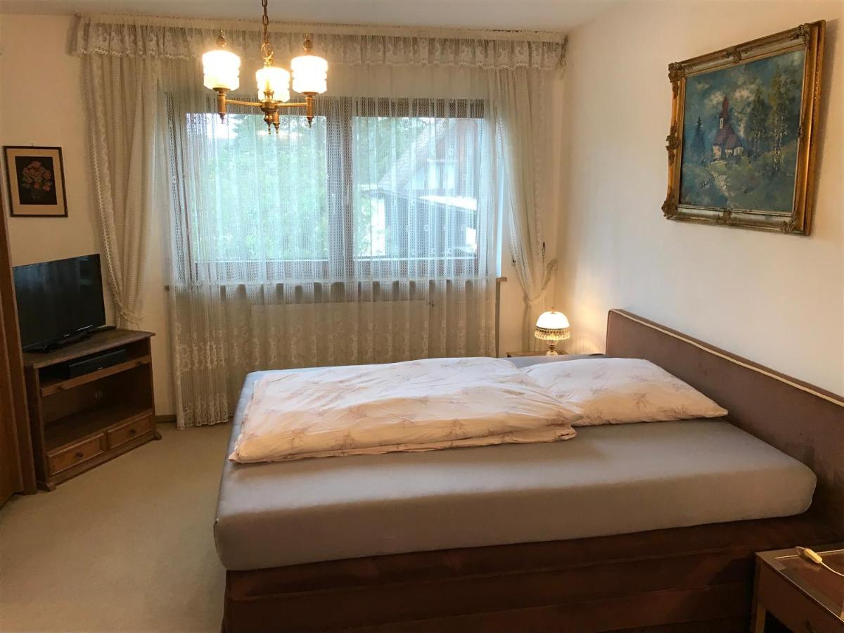 Gemuetliches Gaestehaus! Waldkraiburg Εξωτερικό φωτογραφία
